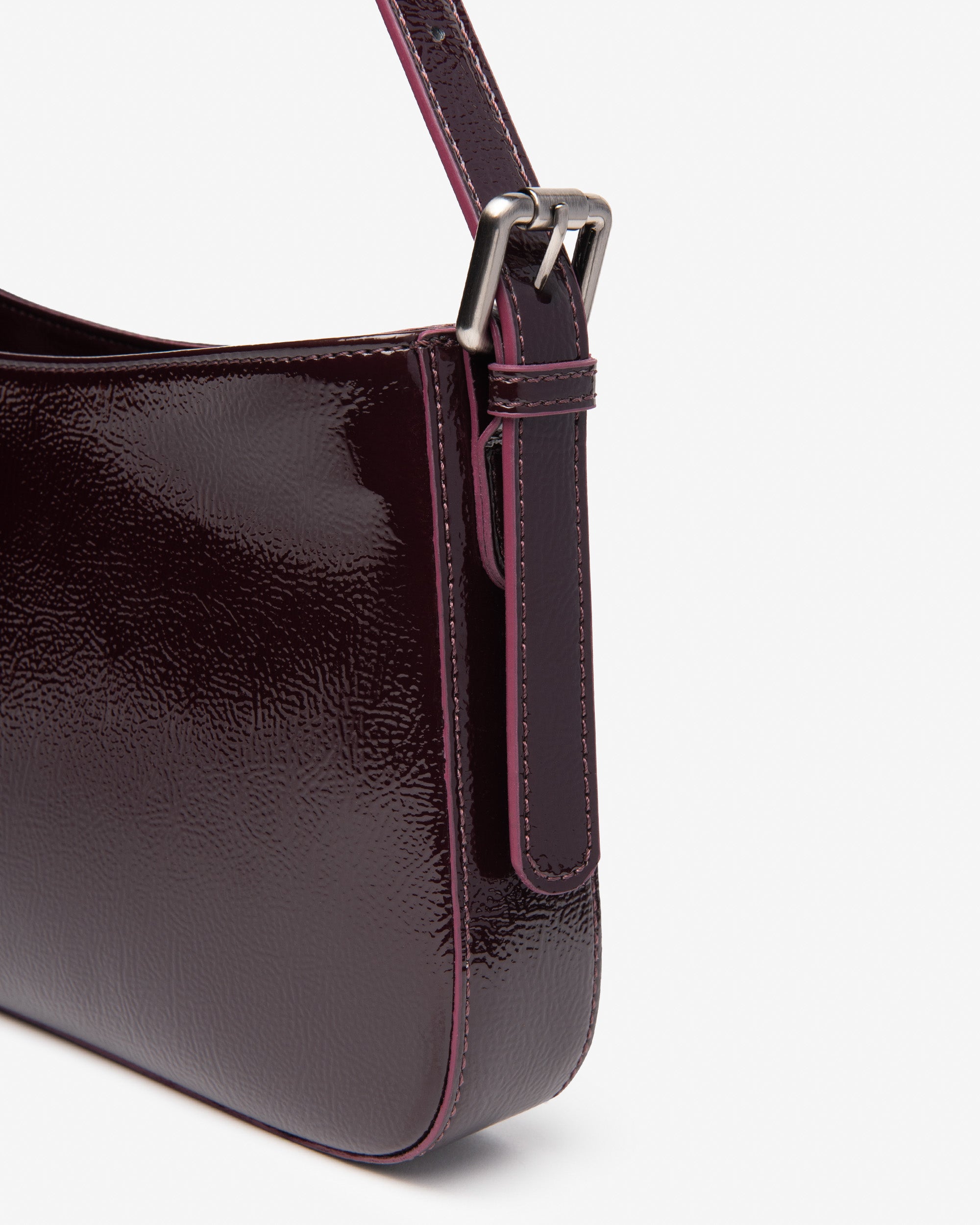  Damen-Schultertasche aus technischem Material