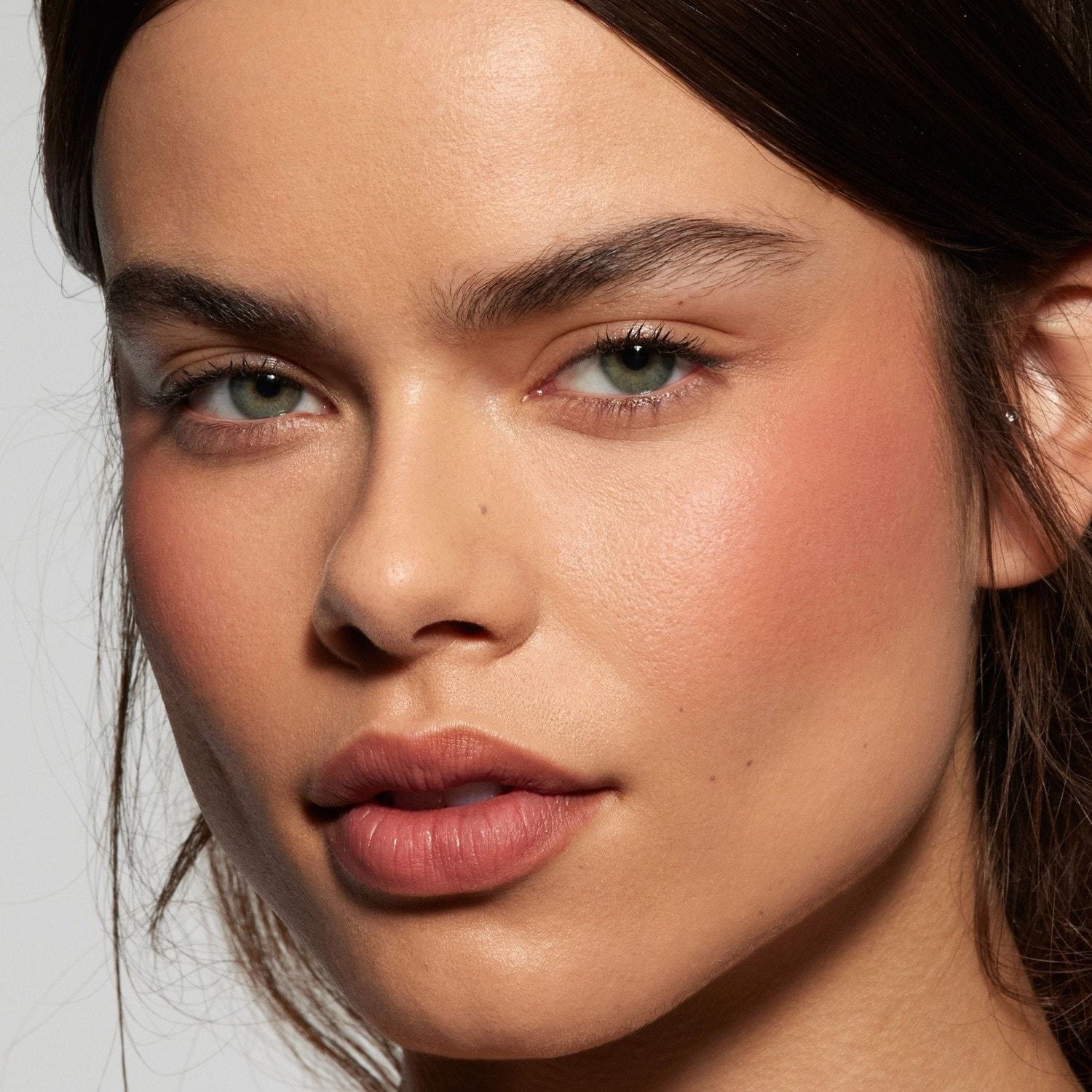Kylie Cosmetics rumenilo za usne i obraze – Sve u ružičastom, 9 ml