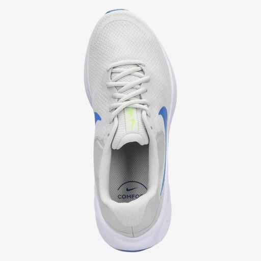  Nike Revolution 7