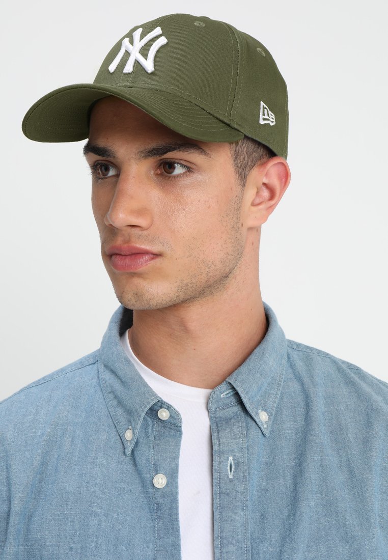 New Era petten