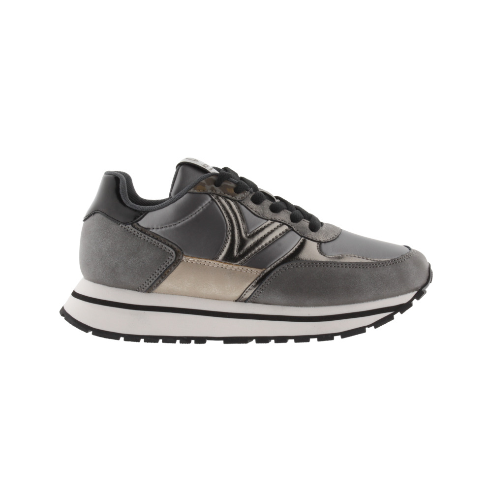 Zapatillas Victoria Cometa Multimaterial Con Piezas Metalizadas