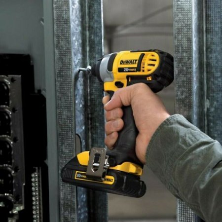 Kit de ferramentas sem fio DEWALT 20-V MAX ÍON DE LÍTIO (24 ferramentas)