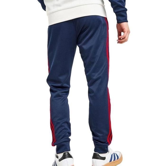 Pantalones deportivos Adidas IY9870 para hombre, color azul marino y rojo.