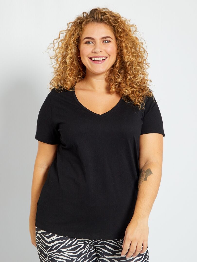 Camiseta de punto con cuello en V - Negra