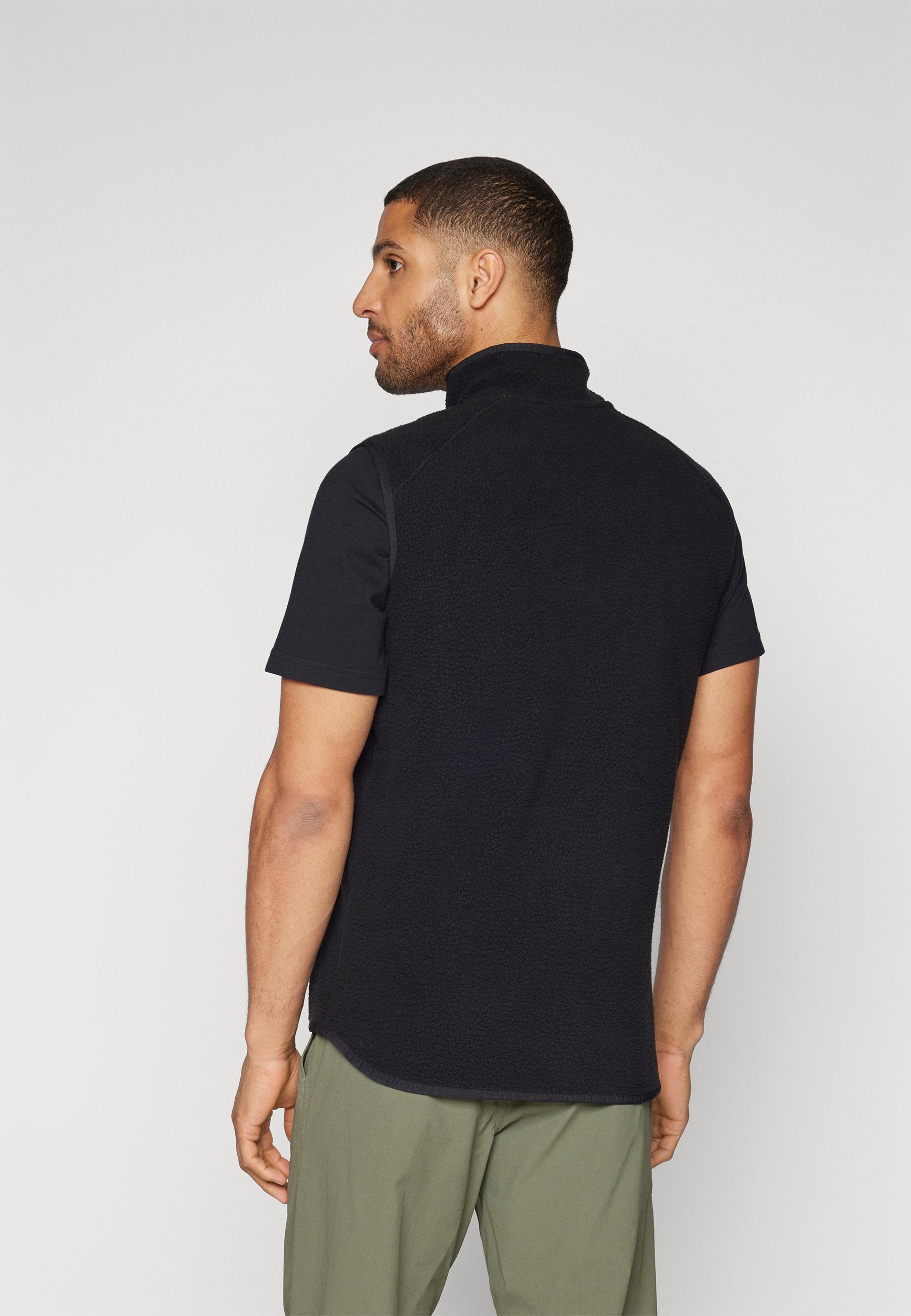 Peak Performance VEST - Vest - svart
