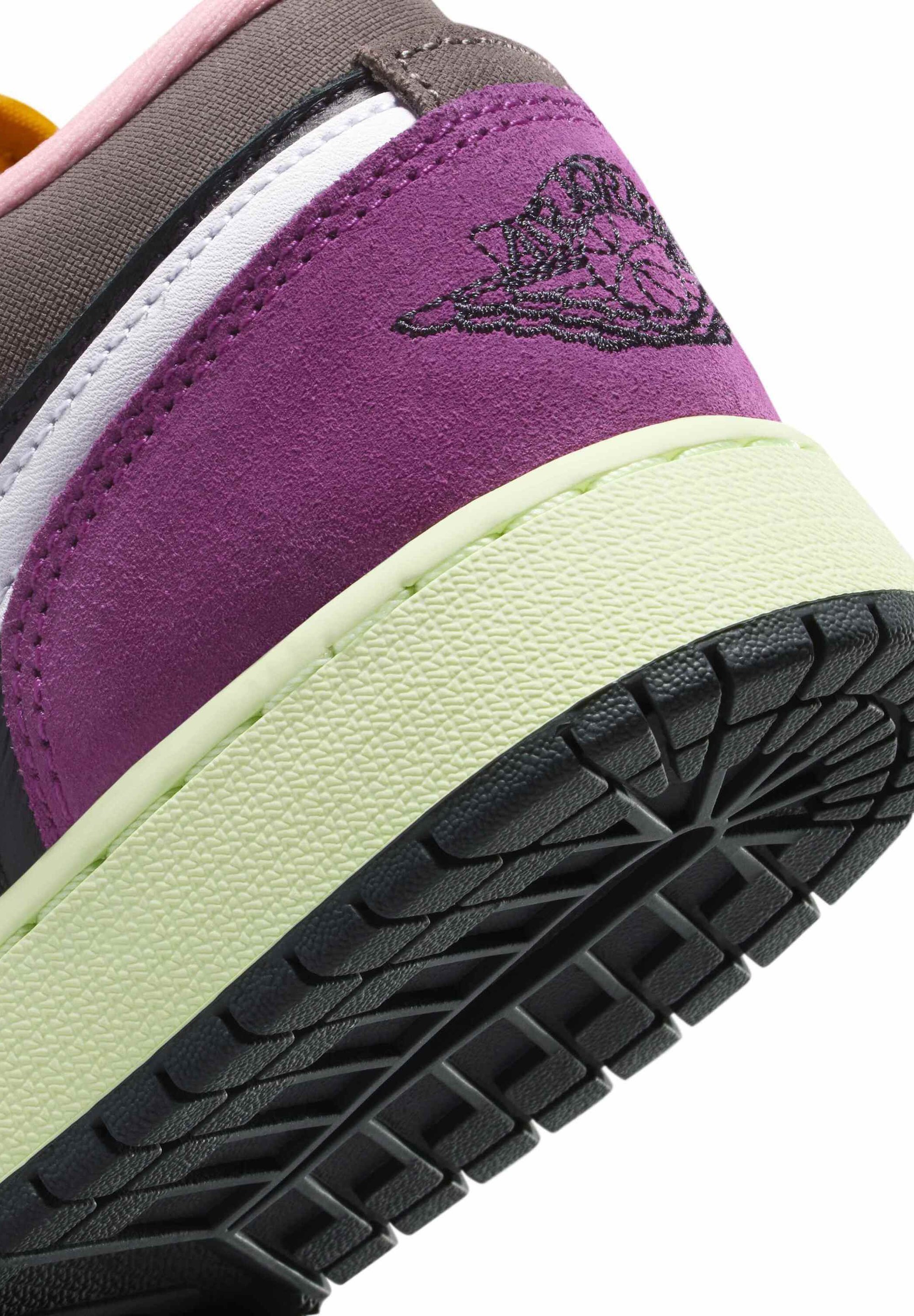 Jordan AIR JORDAN 1 UNISEX - Sneakers - oliegrijs/wit/grotsteen/arctische punch/viotech/donker zwavel