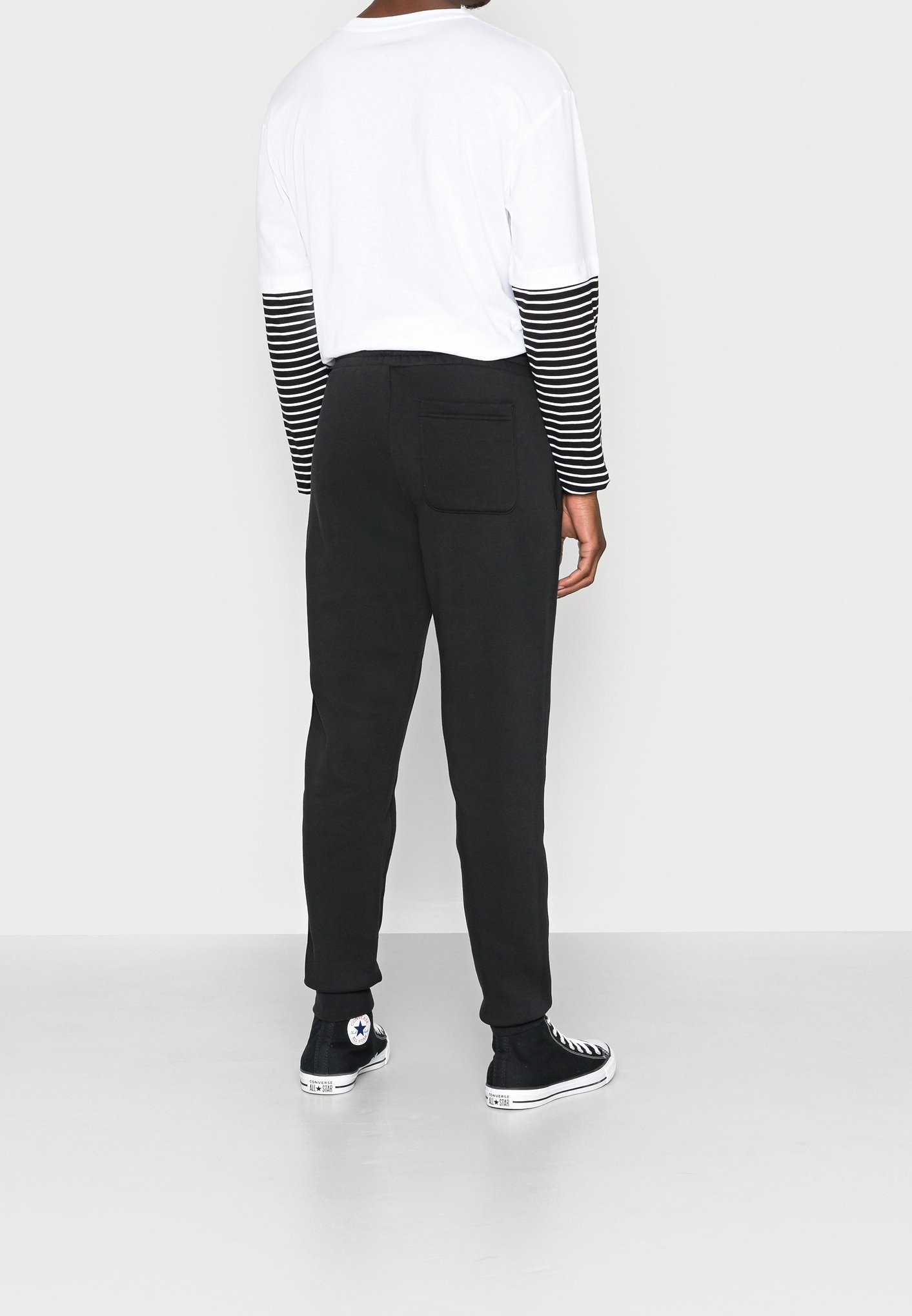 „Converse“ sportinio kostiumo kelnės – juodos