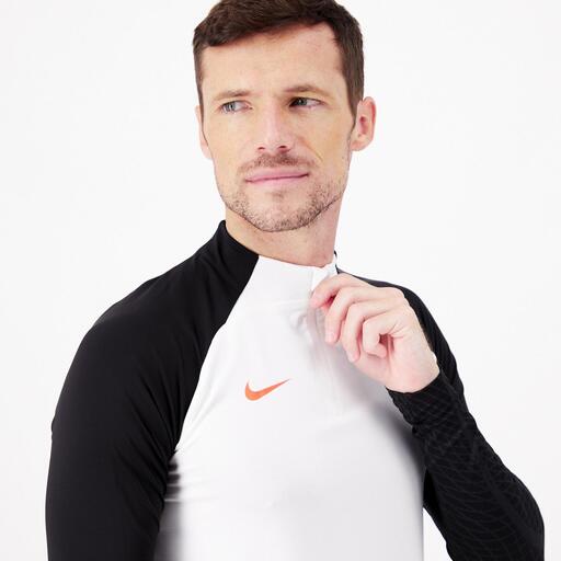  Nike Strike