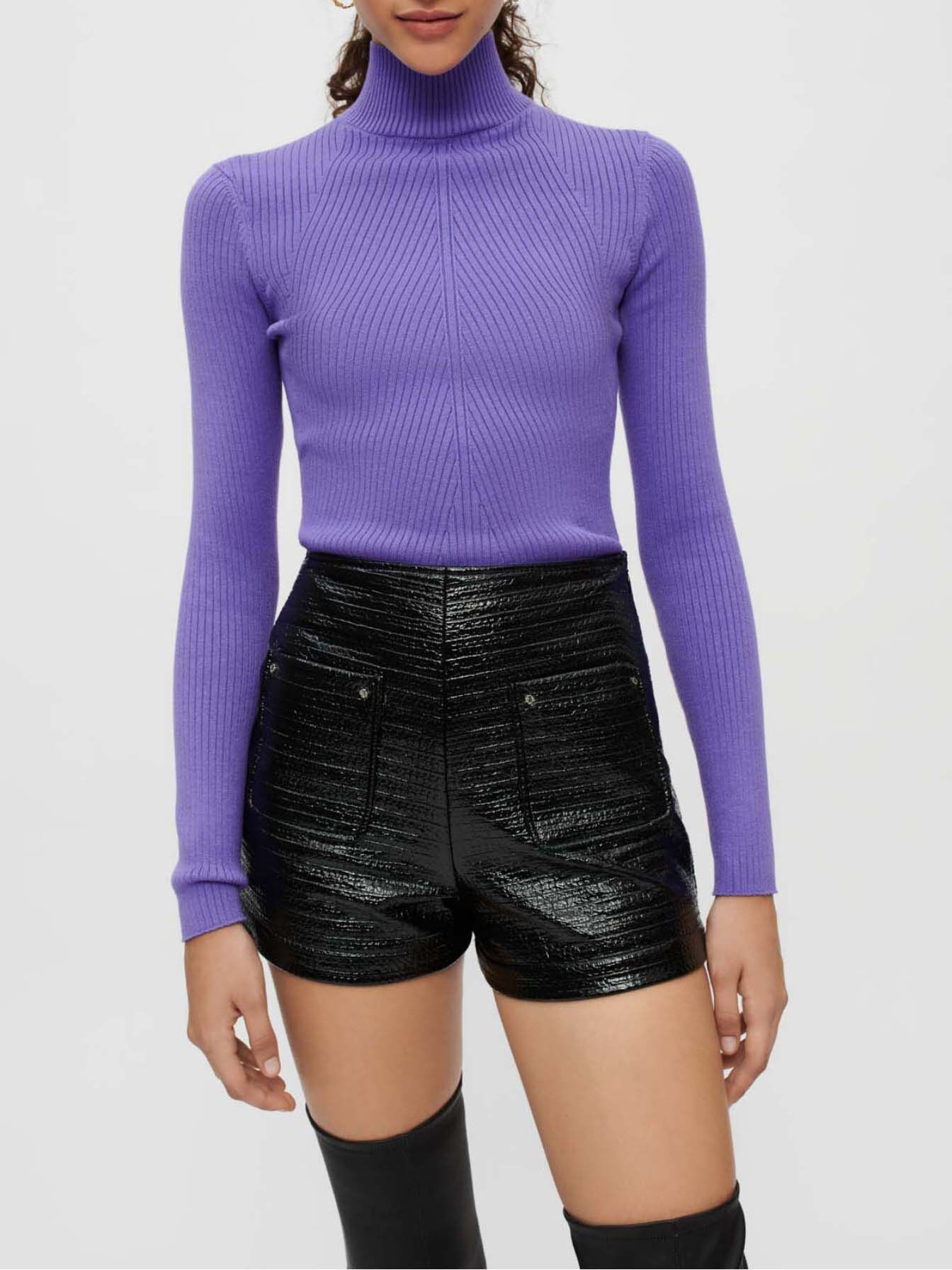 Pantaloni scurți din tweed cu relief și vinil negru - Negru