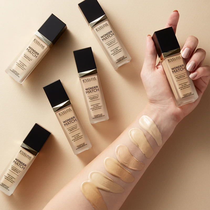 Base líquida de longa duração Wonder Match da Eveline Cosmetics com ácido hialurônico