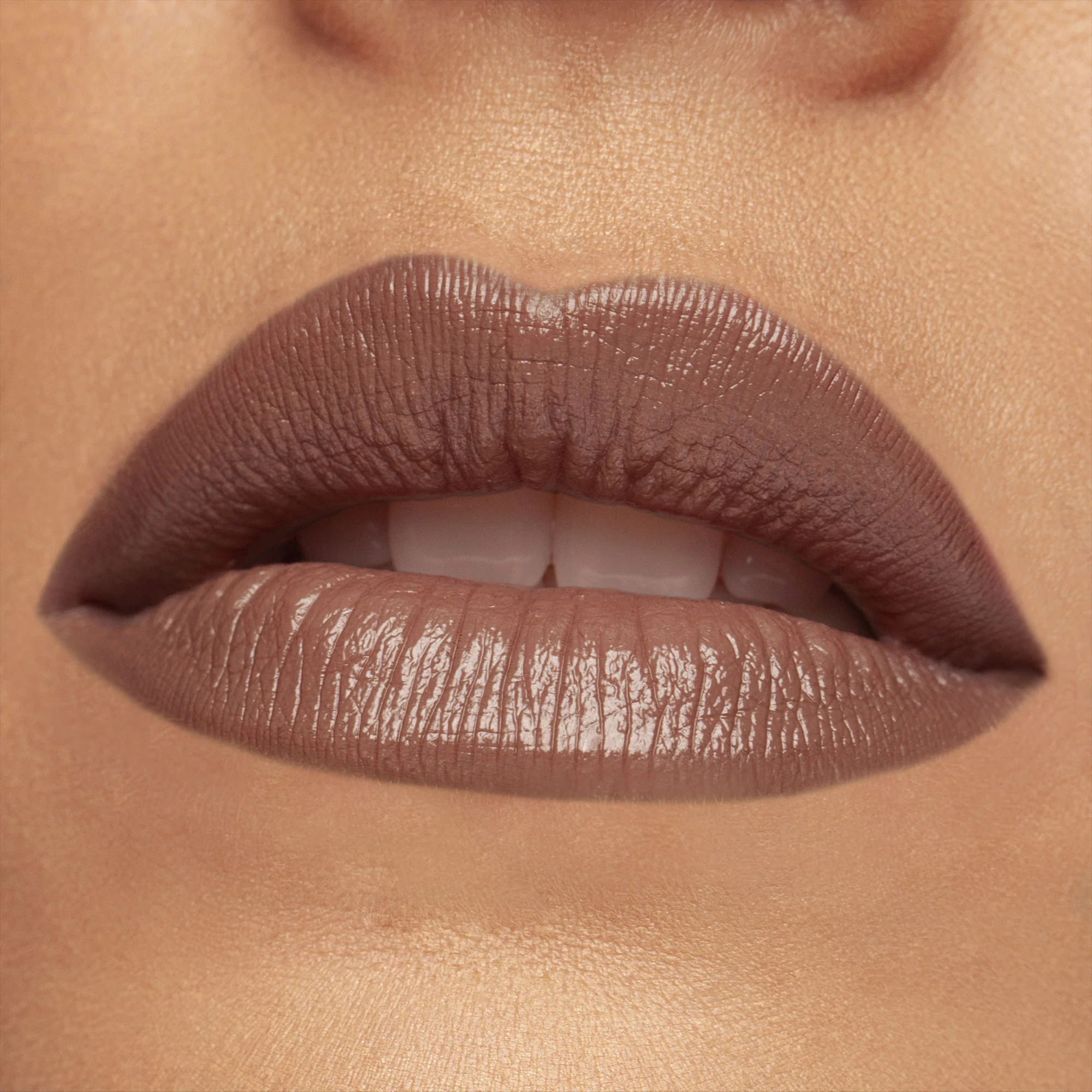 Labbra Cult Creamy Lipstick - Rossetto brillante, Rossetto
