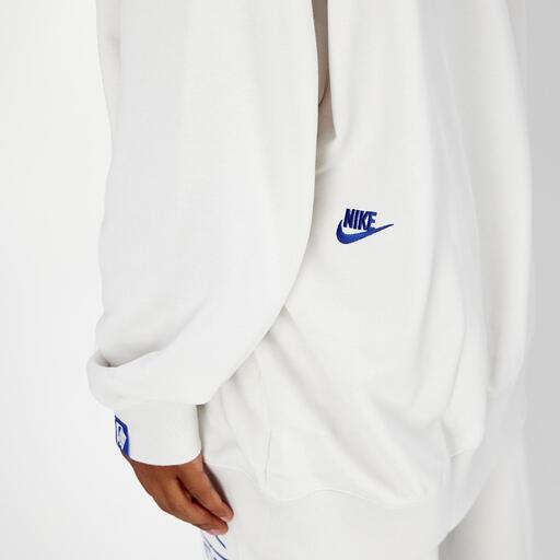  Nike ples