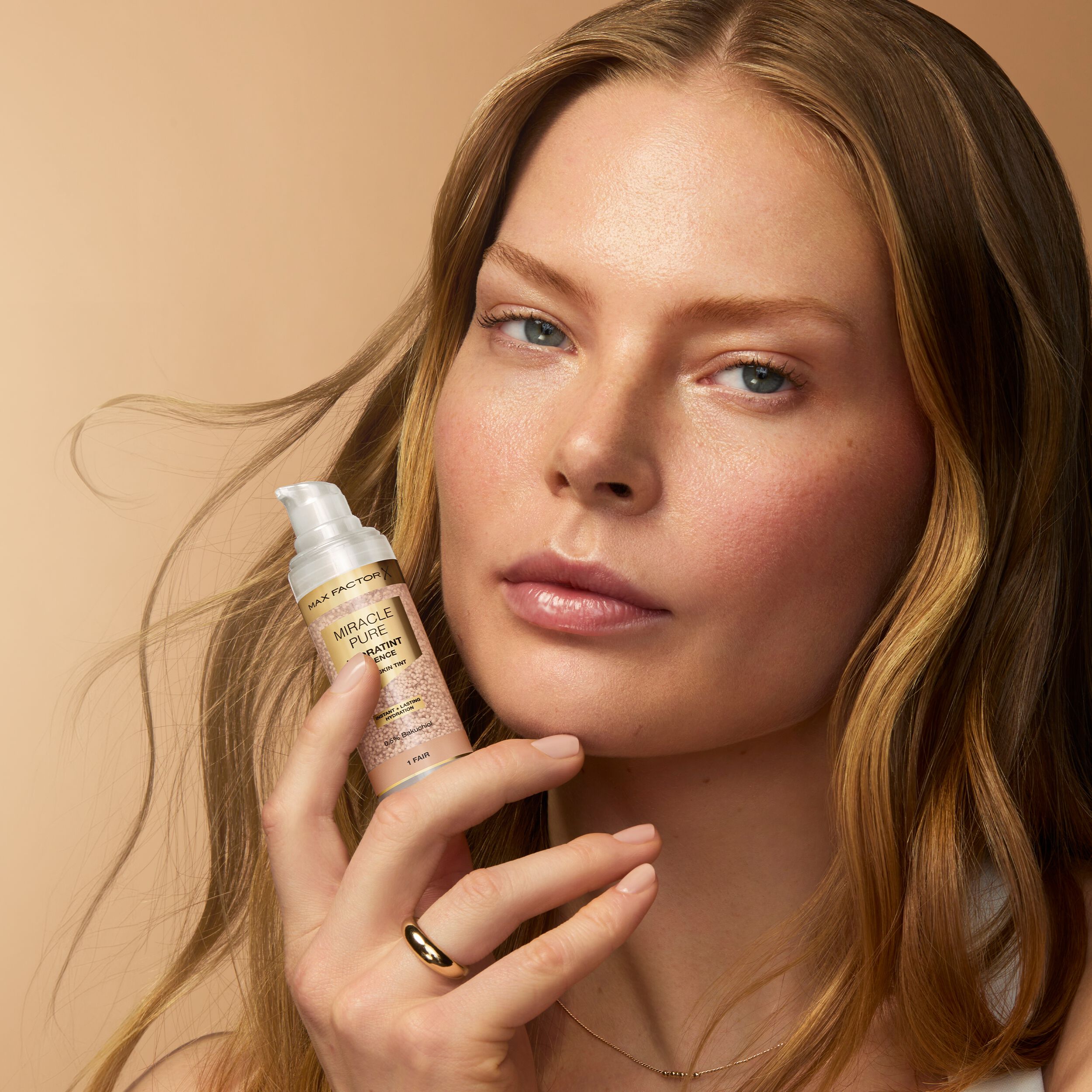 Max Factor Miracle Pure Hydratant Essence