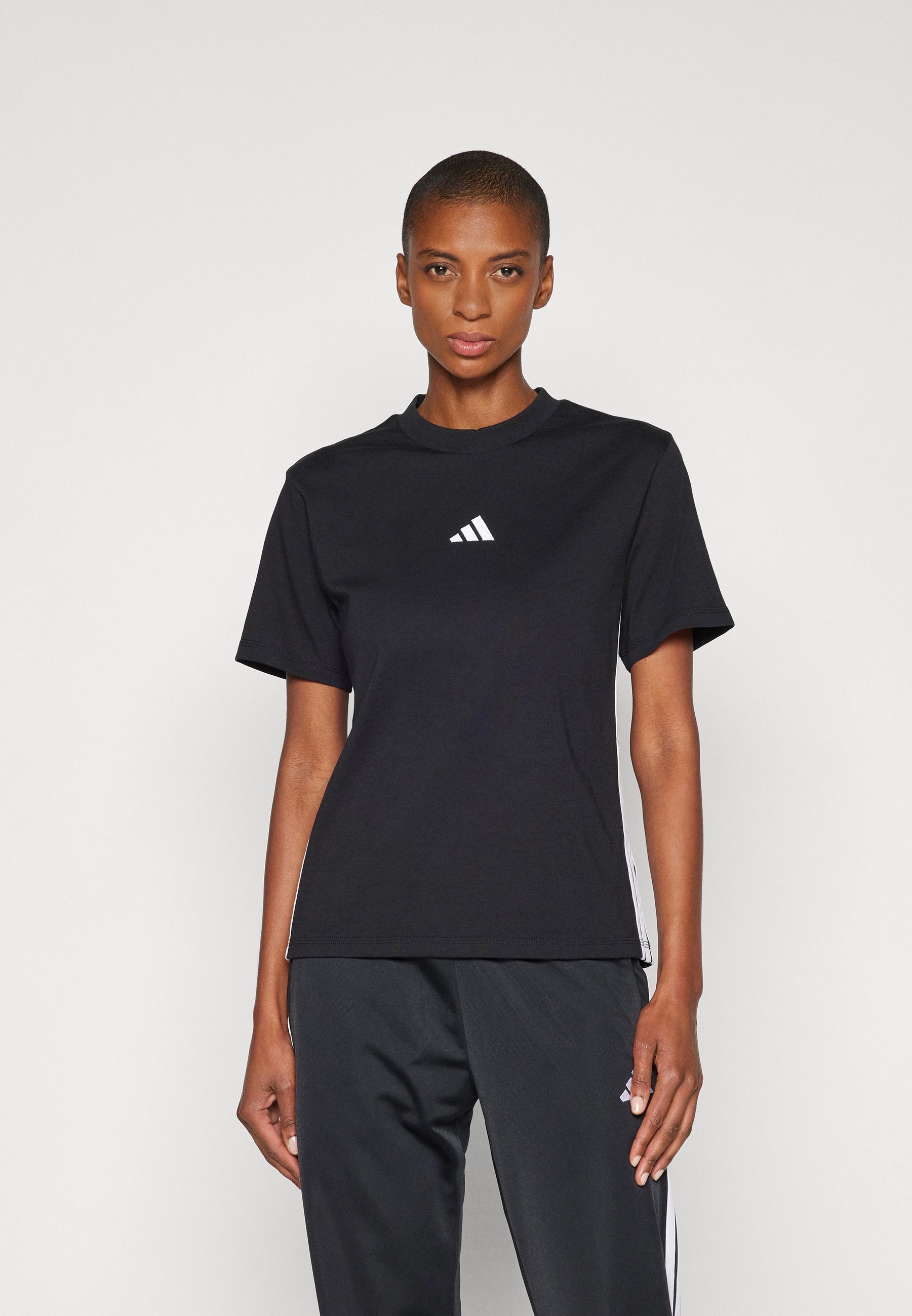 Koszulka z nadrukiem adidas Sportswear - czarno-biała