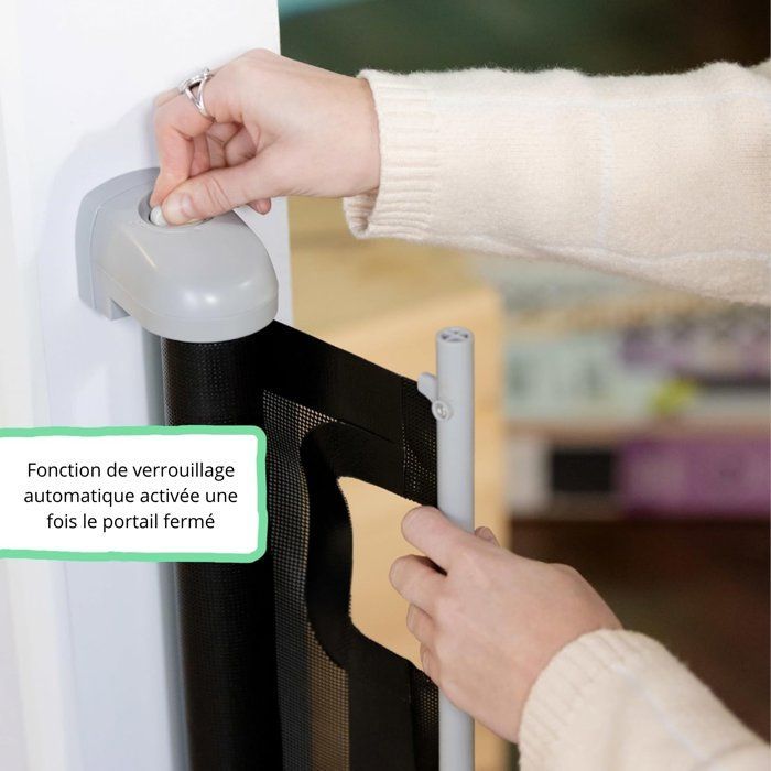 INGENUITY Child Safety Gate up to 136cm, Retractable, Auto Lock Easy Close, for stairs, dogs, pets, easy to install