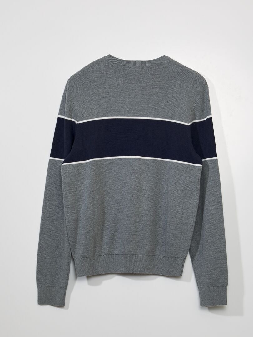 Sweter w paski - SZARY