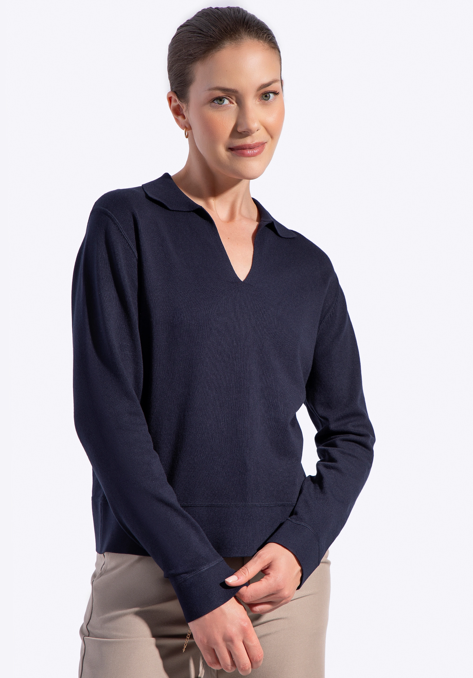 Sweter damski z dekoltem V-neck granatowy