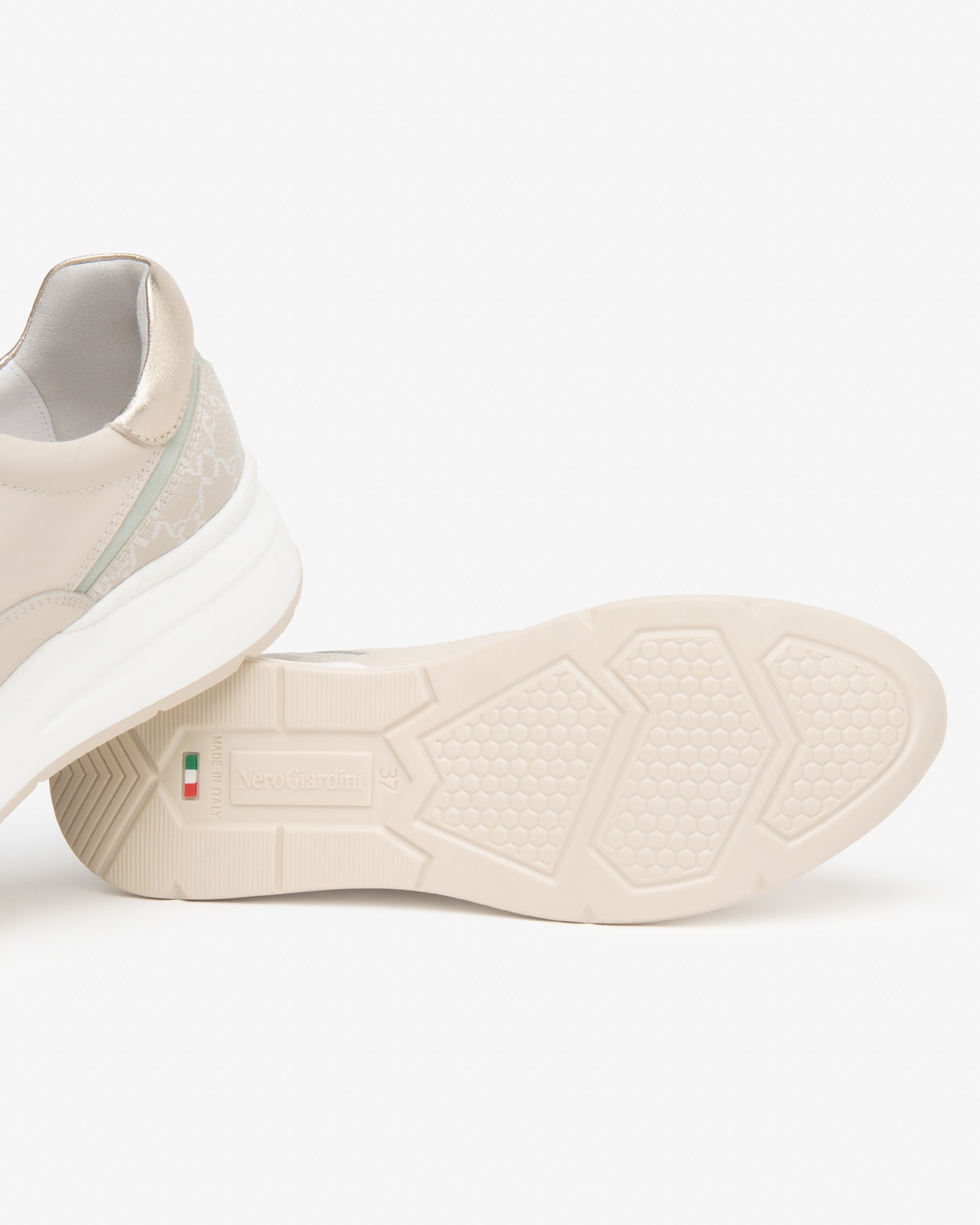  Damen-Sneaker aus Leder und Funktionsmaterial