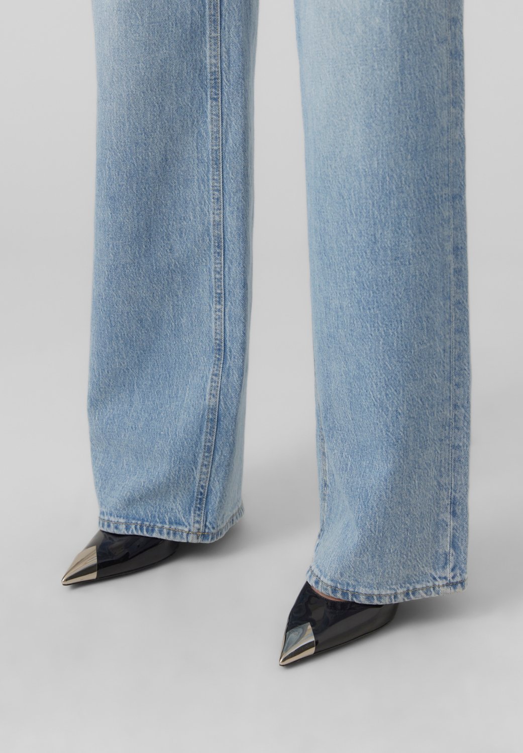 Vero Moda Tall STRAIGHT JEANS - Jeans a gamba dritta - denim azzurro