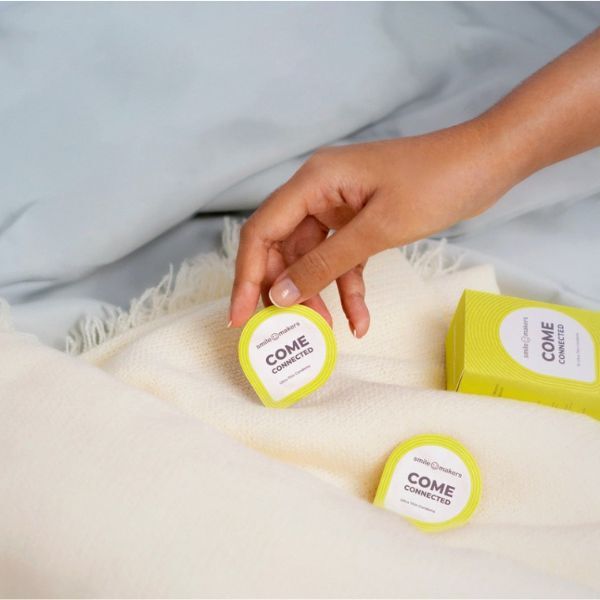 Preservativos Smile Makers Come Connected, paquete de 10 unidades | Salud | Superdrug