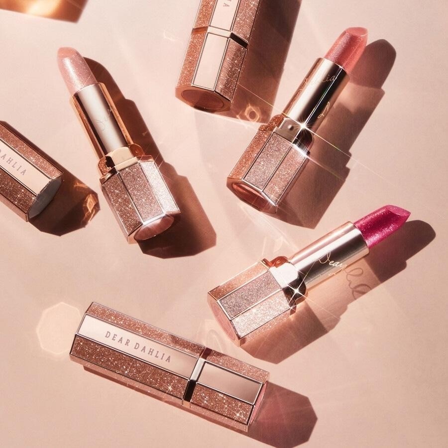 „Dear Dahlia Lip Plumper Allure Shine“ blizgi lūpų dažų pudra – 3,6 g