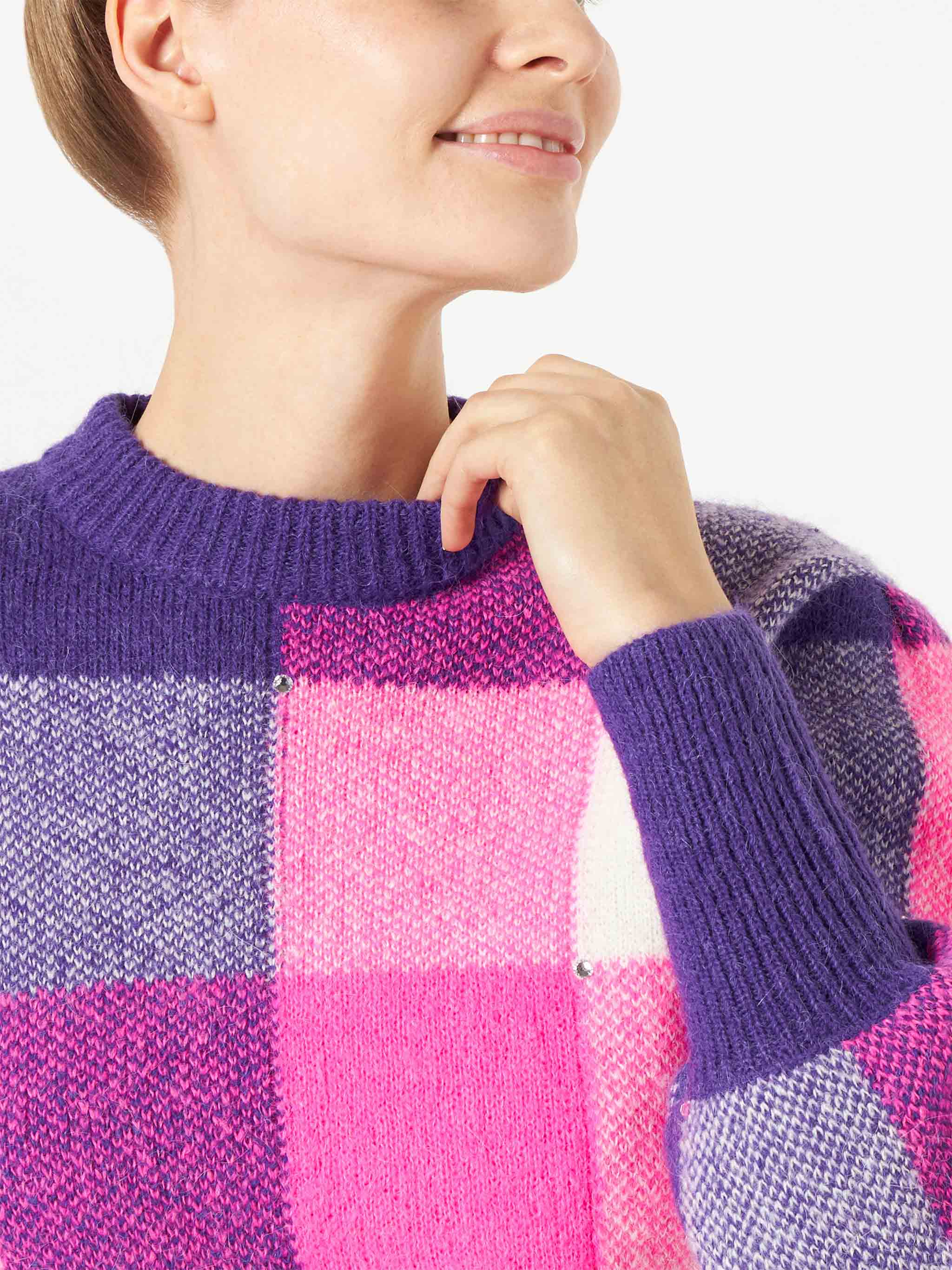 Maglione da donna garzato con strass