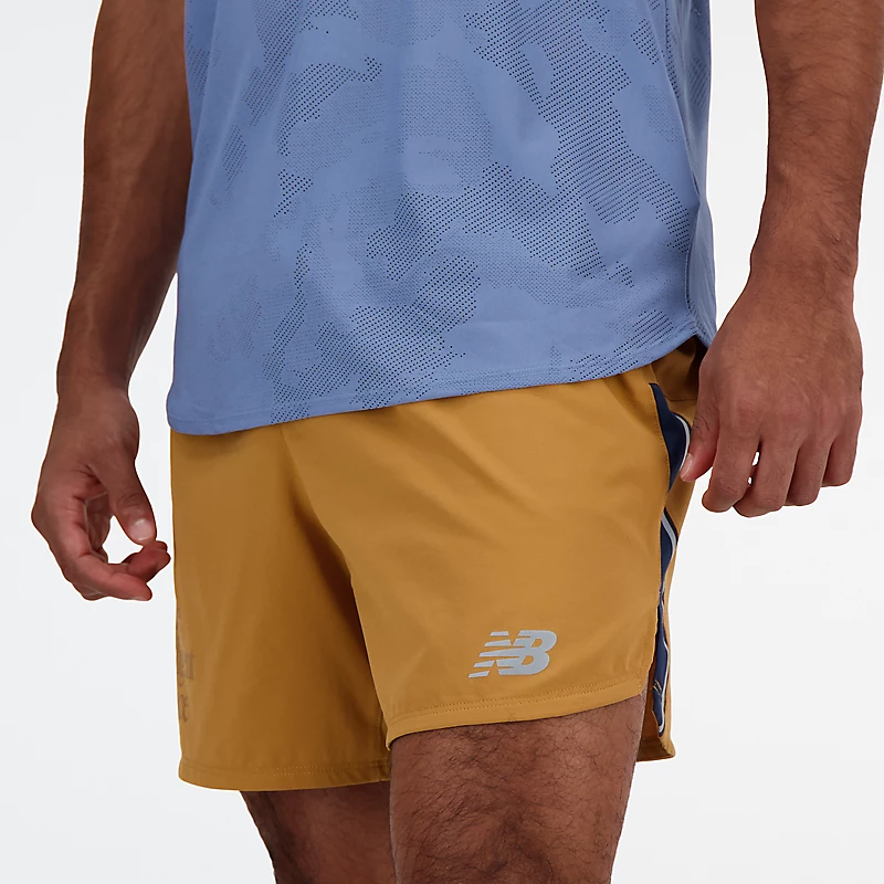 Herren-Laufshorts mit Grafikprint, 5 Zoll, - Tabak
