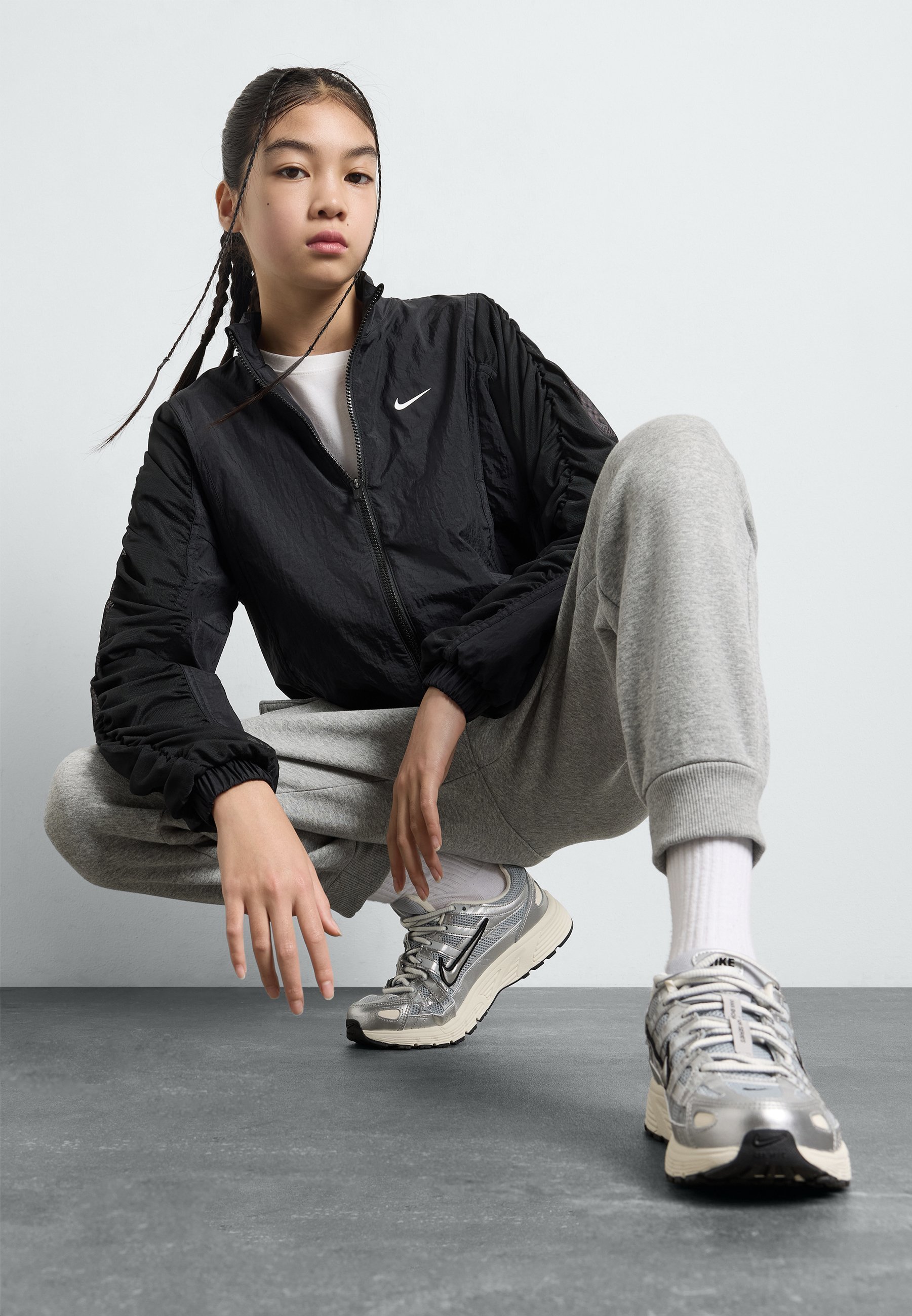 Nike Sportswear P 6000 UNISEX - Scarpe da ginnastica - argento/nero/avorio chiaro/grigio lupo