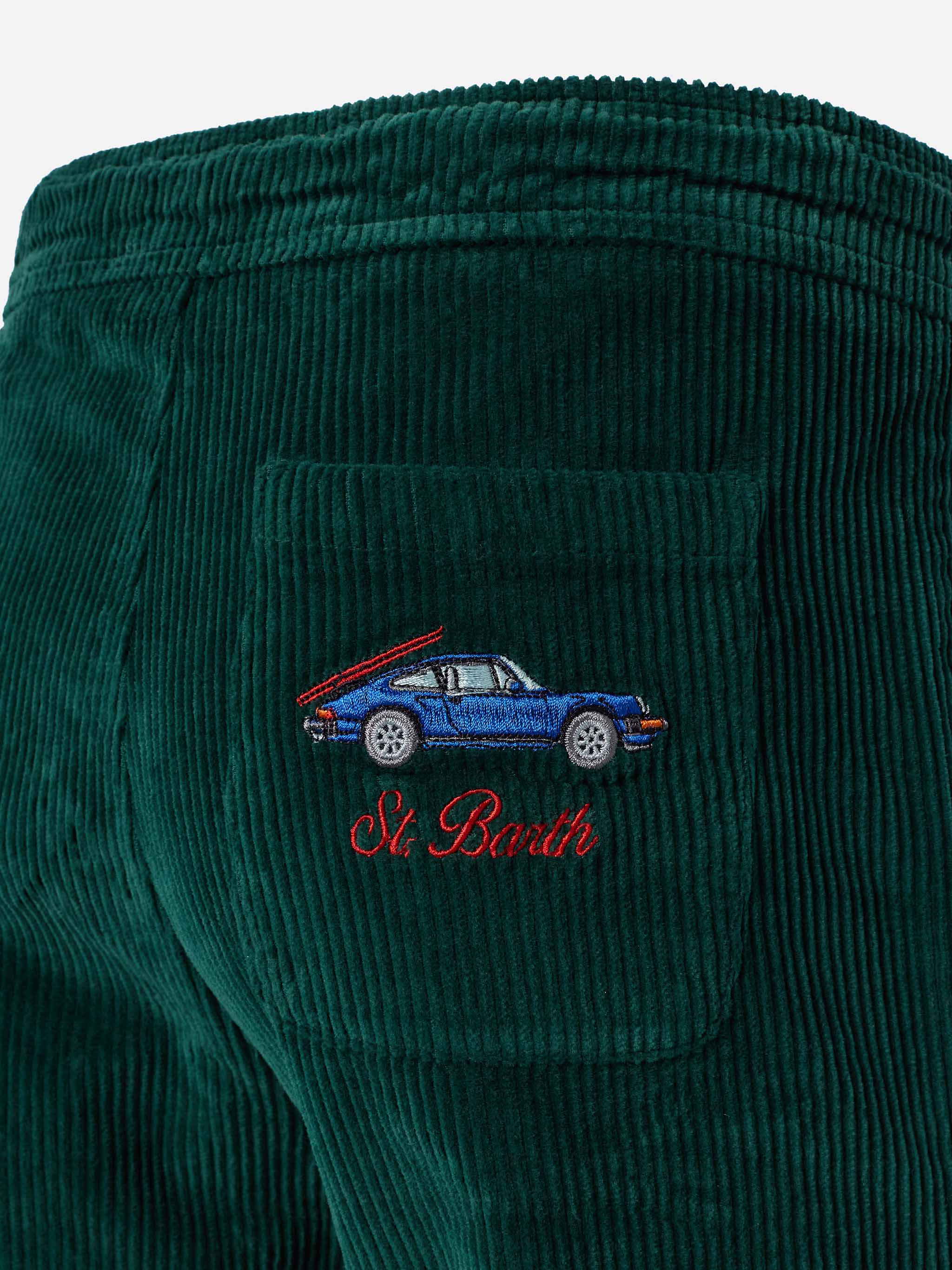 Corduroy broek voor jongens uit Kilkenny met St. B Car-borduurwerk.