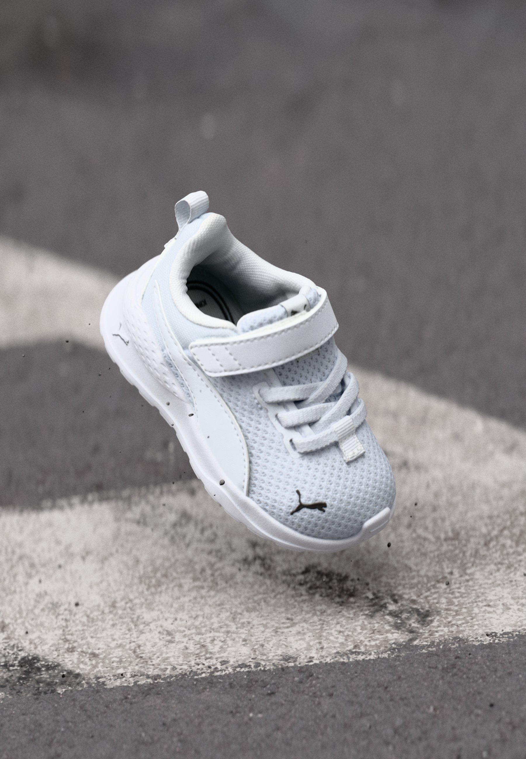 Puma ANZARUN LITE UNISEX - Straßenlaufschuhe - weiß