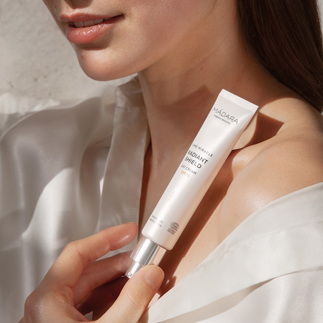 MÁDARA Dnevna krema Time Miracle Radiants Shield SPF 15 - 40 ml