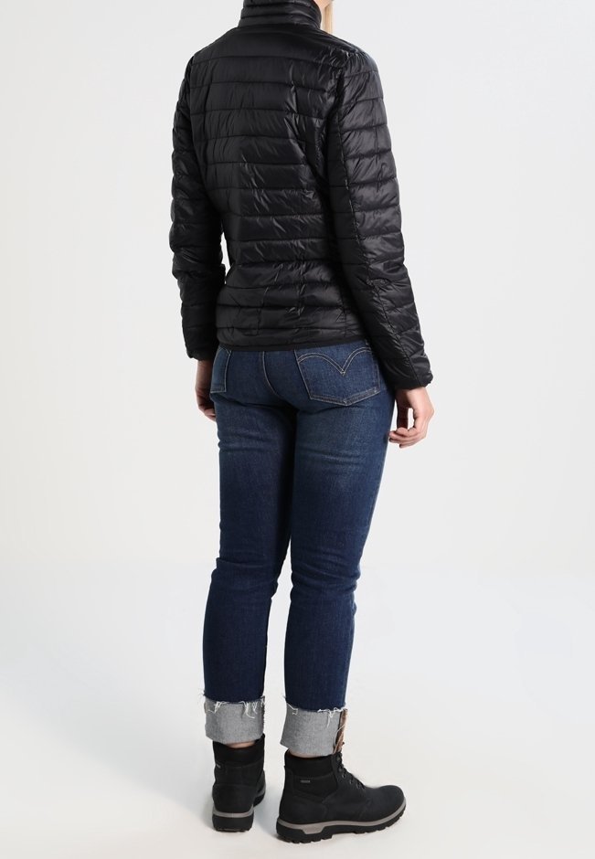 Meru jakna za van - crna
