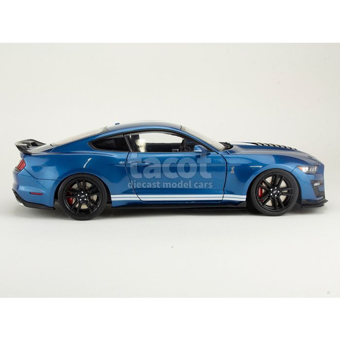 Voiture miniature de collection - IXO - Ford Mustang Shelby GT500 2022 - Échelle 1/18 - Bleu métal - Modèle monté