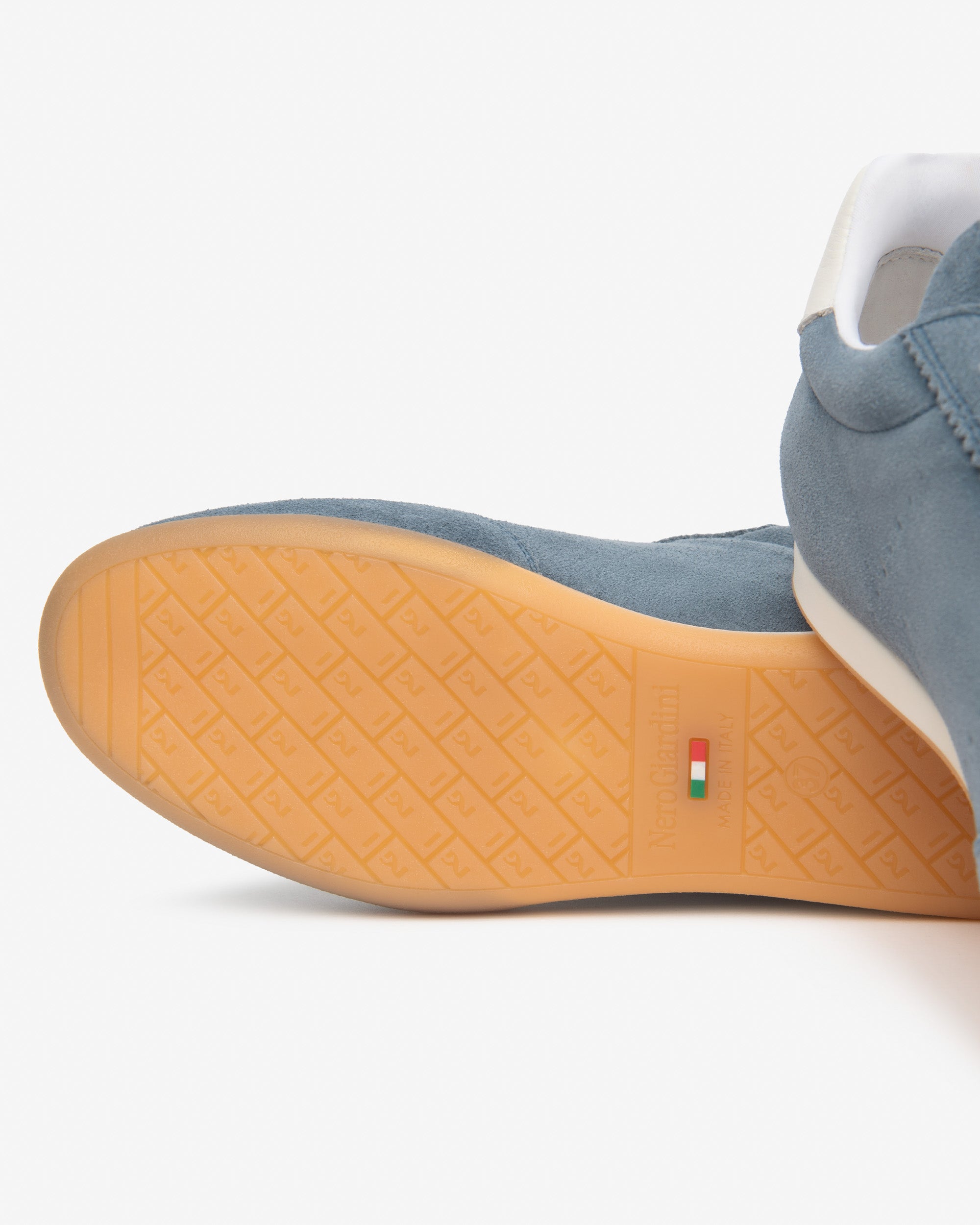  Damen-Sneaker aus Wildleder und Leder