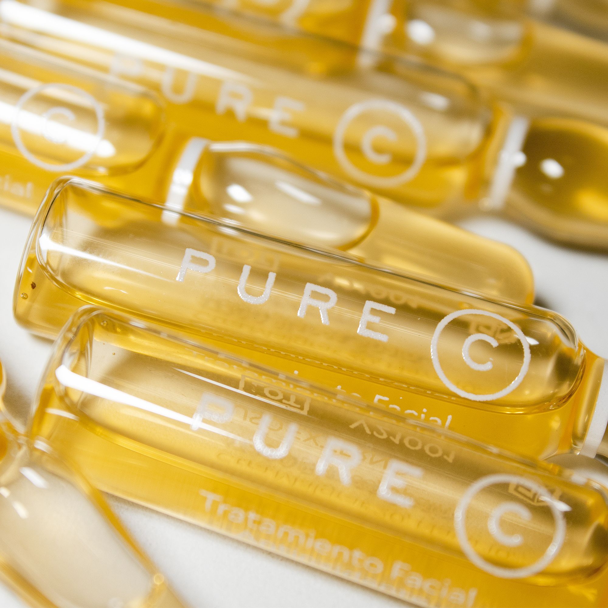 Pure C ampule 20% vitamina C antioksidativni tretman Kreme protiv bora i starenja