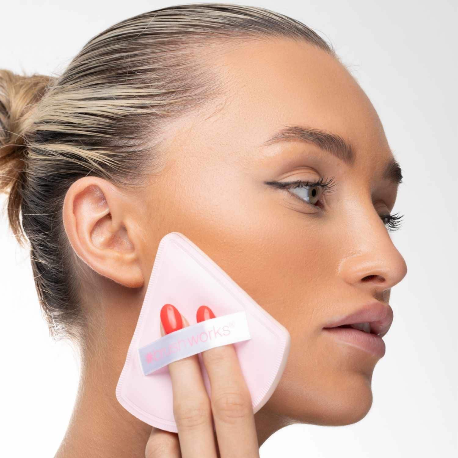 Brushworks Duo Eponges Triangulaires pour texture liquide et crème