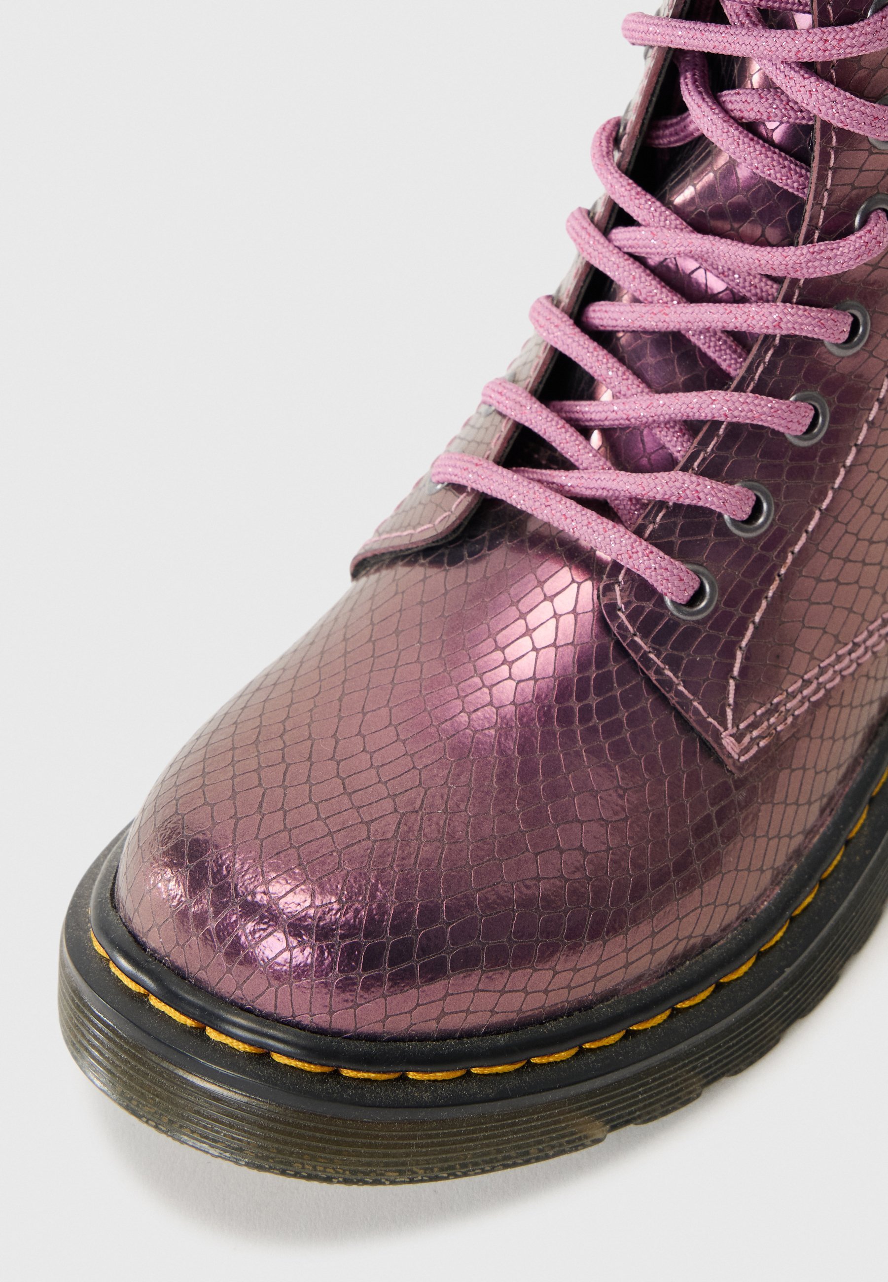 Dr. Martens UNISEX - Enkellaarsjes met vetersluiting - roze