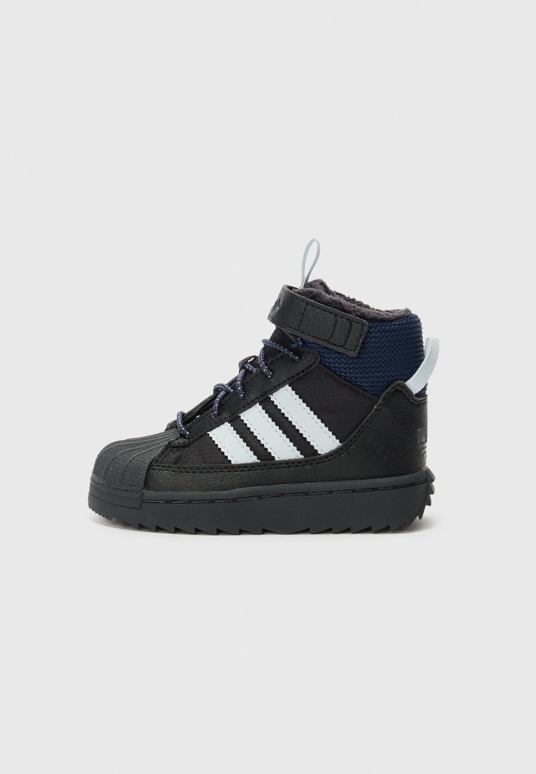 adidas Originals SUPERSTAR TREK UNISEX - Zimski škornji - core black/halo blue/carbon
