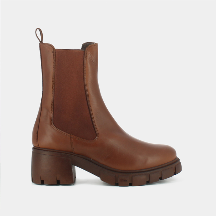 Bottines à talons et semelles crantées  en cuir cognac