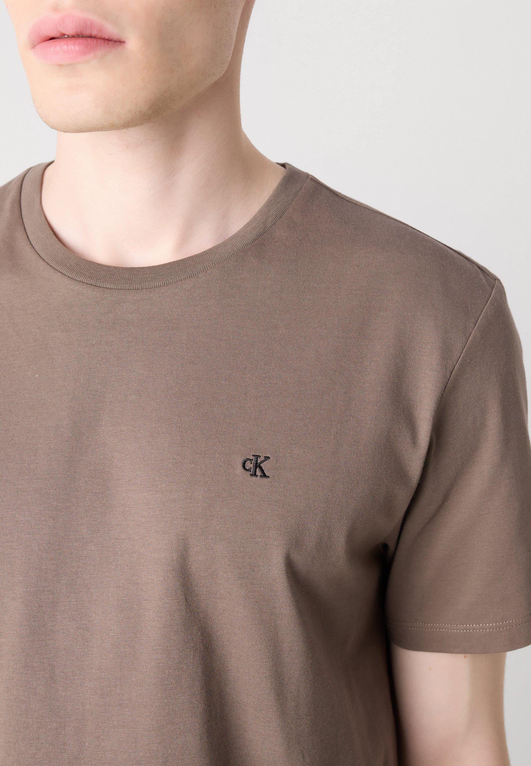 T-shirt uni lisse Calvin Klein Jeans - T-shirt basique - Morel