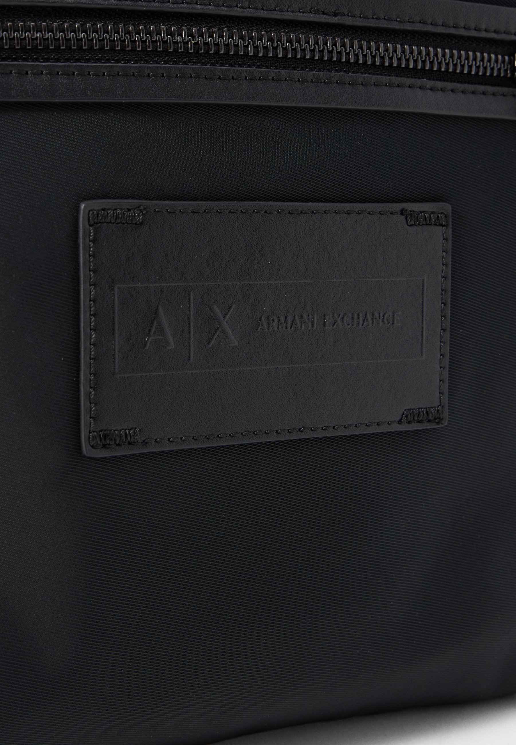 Armani Exchange MESSENGER BAG UNISEX - Umhängetasche - schwarz