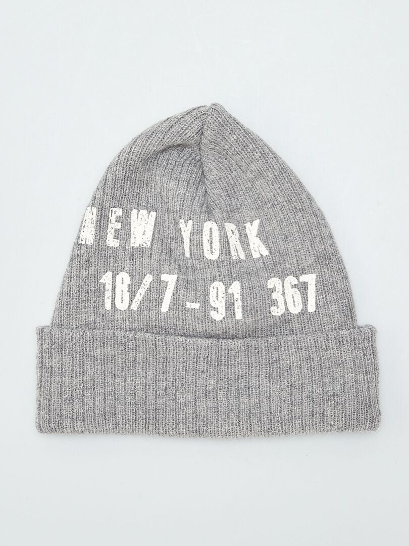Gorro de tricô com estampa frontal - CINZA