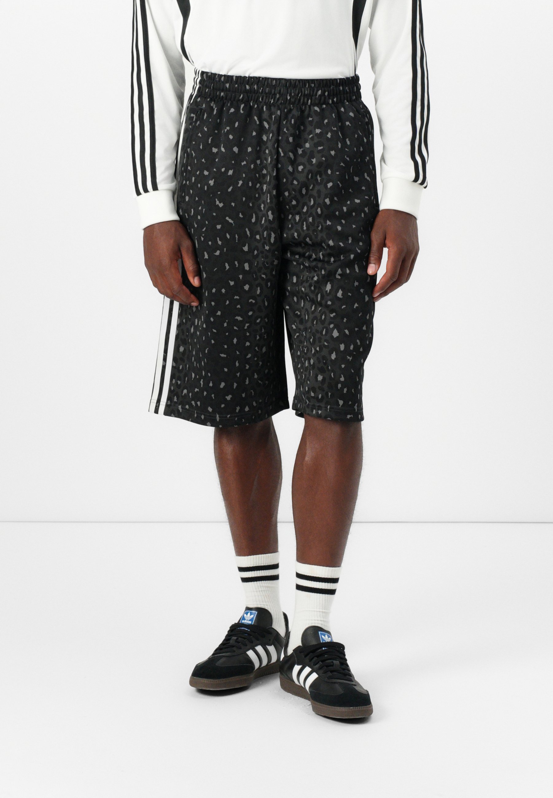 adidas Originals GRAPHIC OS SHO - Teplákové kalhoty - black