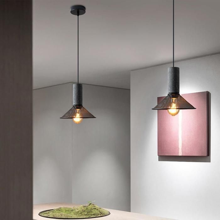 WOTTES Retro Industriële Gaas Kroonluchter met Zwarte IJzeren Kap, Eenvoudige Moderne Scandinavische Cement Hanglamp, 21,5*21cm, 1 stuk