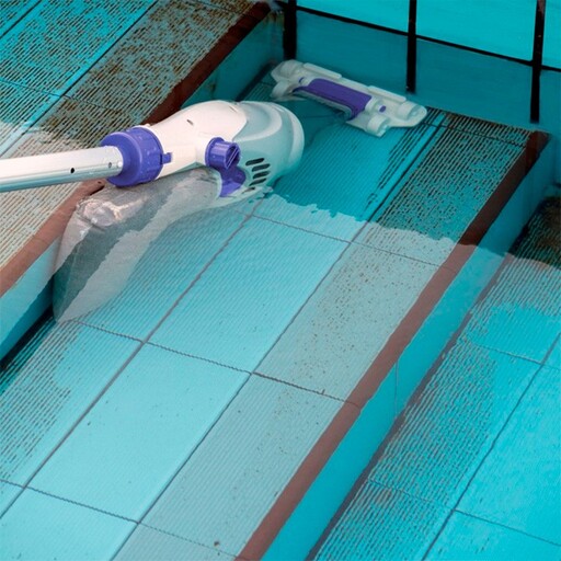 Curățător electric de piscină alimentat cu baterii