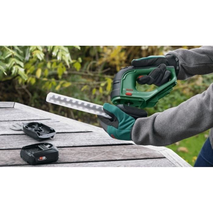 Tijeras Bosch AdvancedShear 18 (incluyen 1 batería, 1 cargador, 1 hoja de 200 mm y 1 hoja de 100 mm).