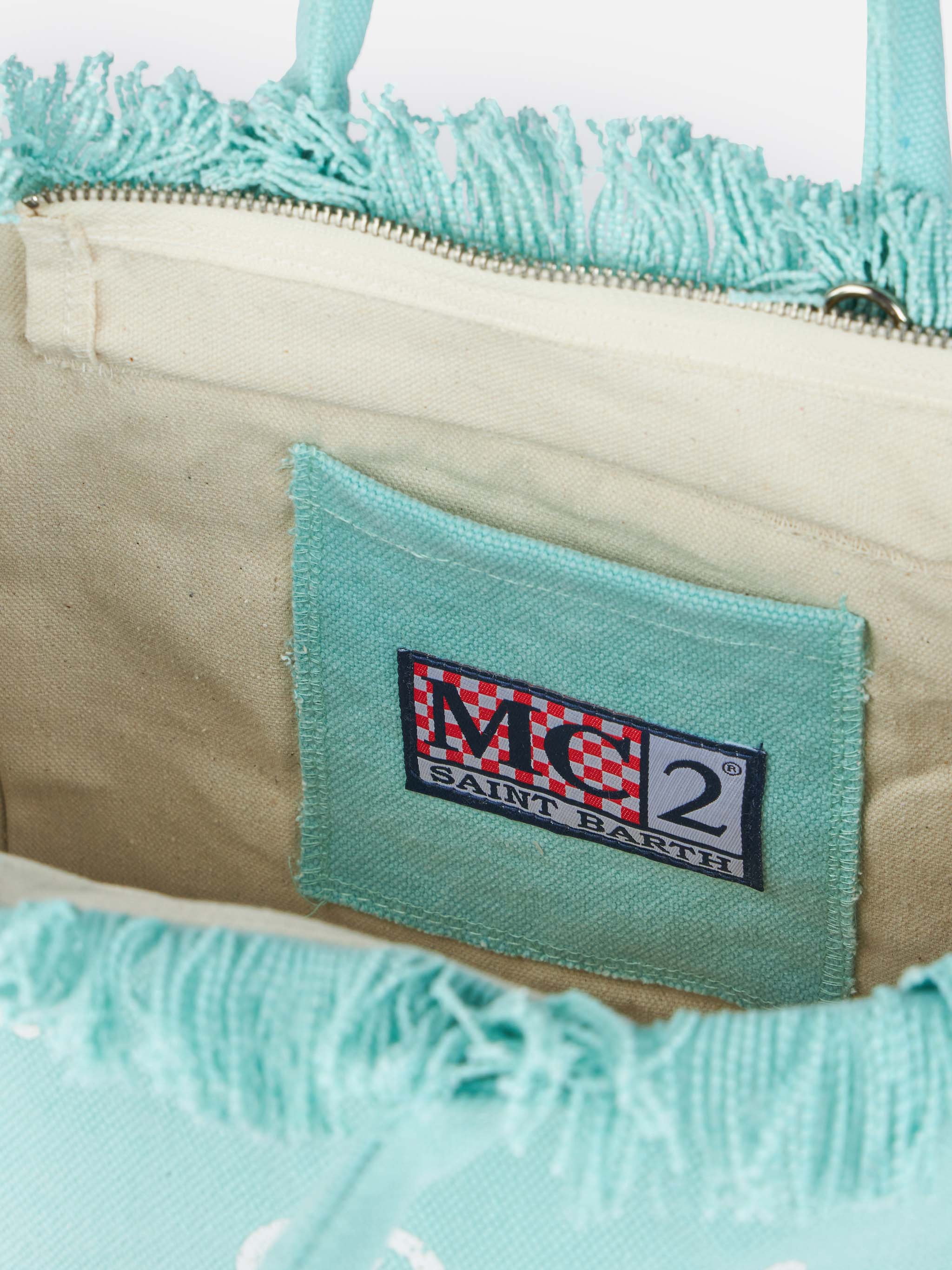 Colette katoenen canvas handtas met franjes - watergroen met Saint Barth-logo en ritsvak | MC2 Saint Barth