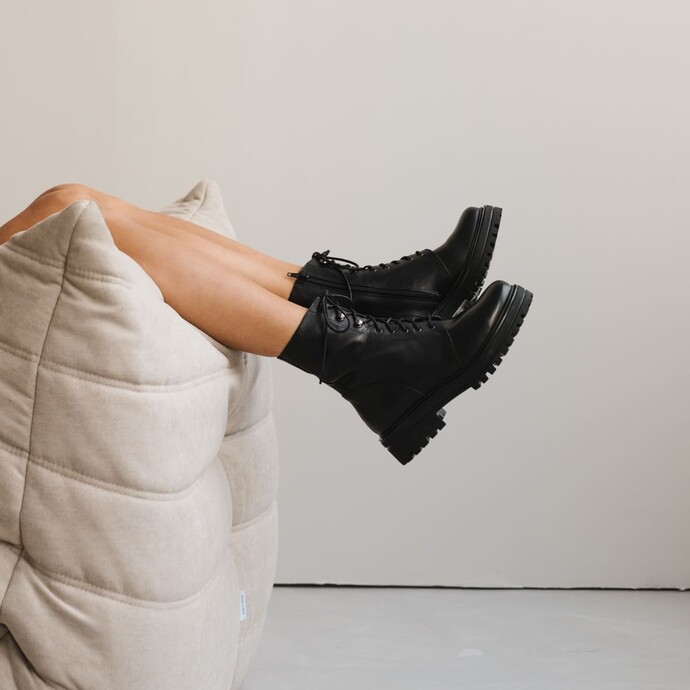 Bottines à lacets  en cuir noir