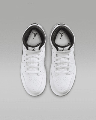 Air Jordan 1 Mid Older Kids' Shoes
