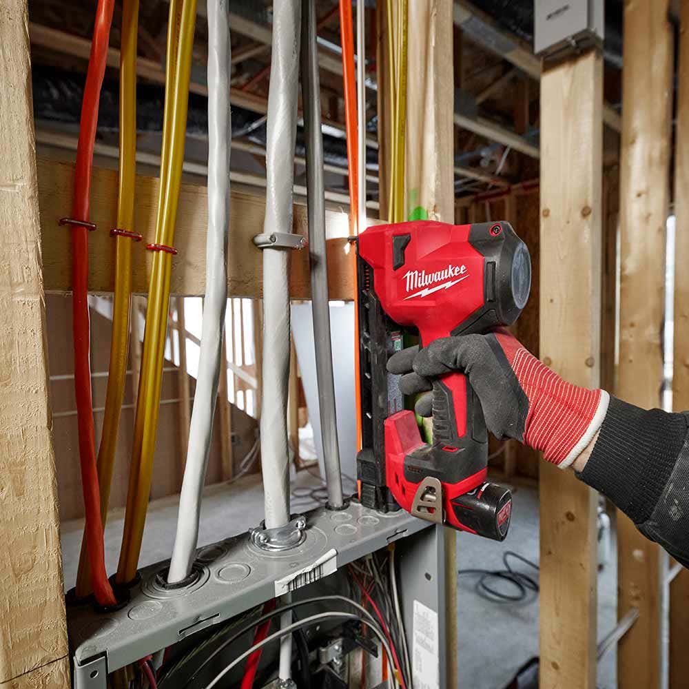 MILWAUKEE 12V 25mm kabelstablerskinn M12BCST0